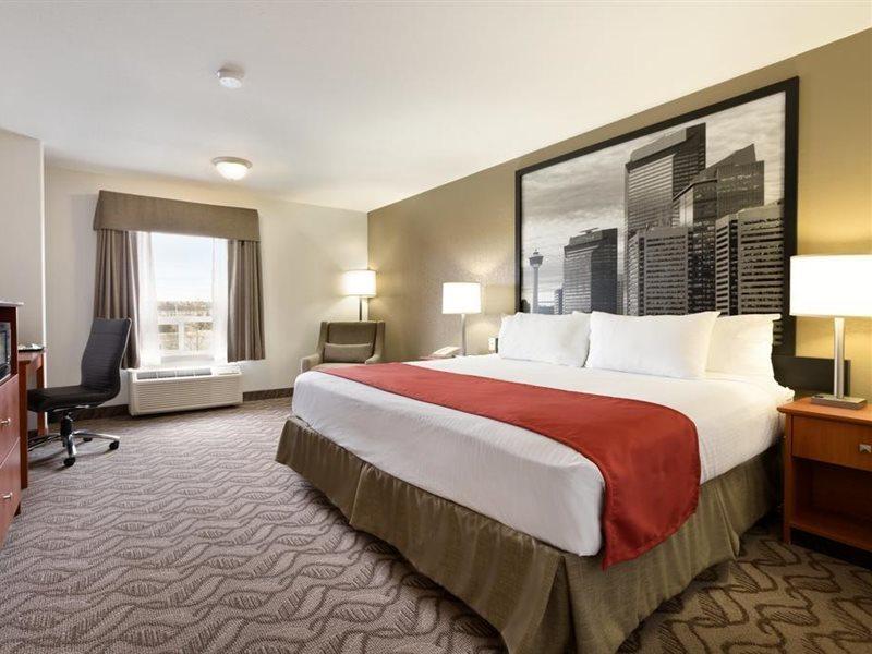 Super 8 By Wyndham Calgary Shawnessy Area Hotel Ngoại thất bức ảnh