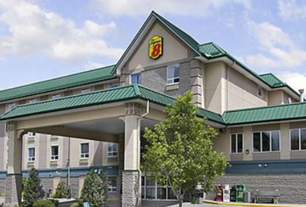 Super 8 By Wyndham Calgary Shawnessy Area Hotel Ngoại thất bức ảnh