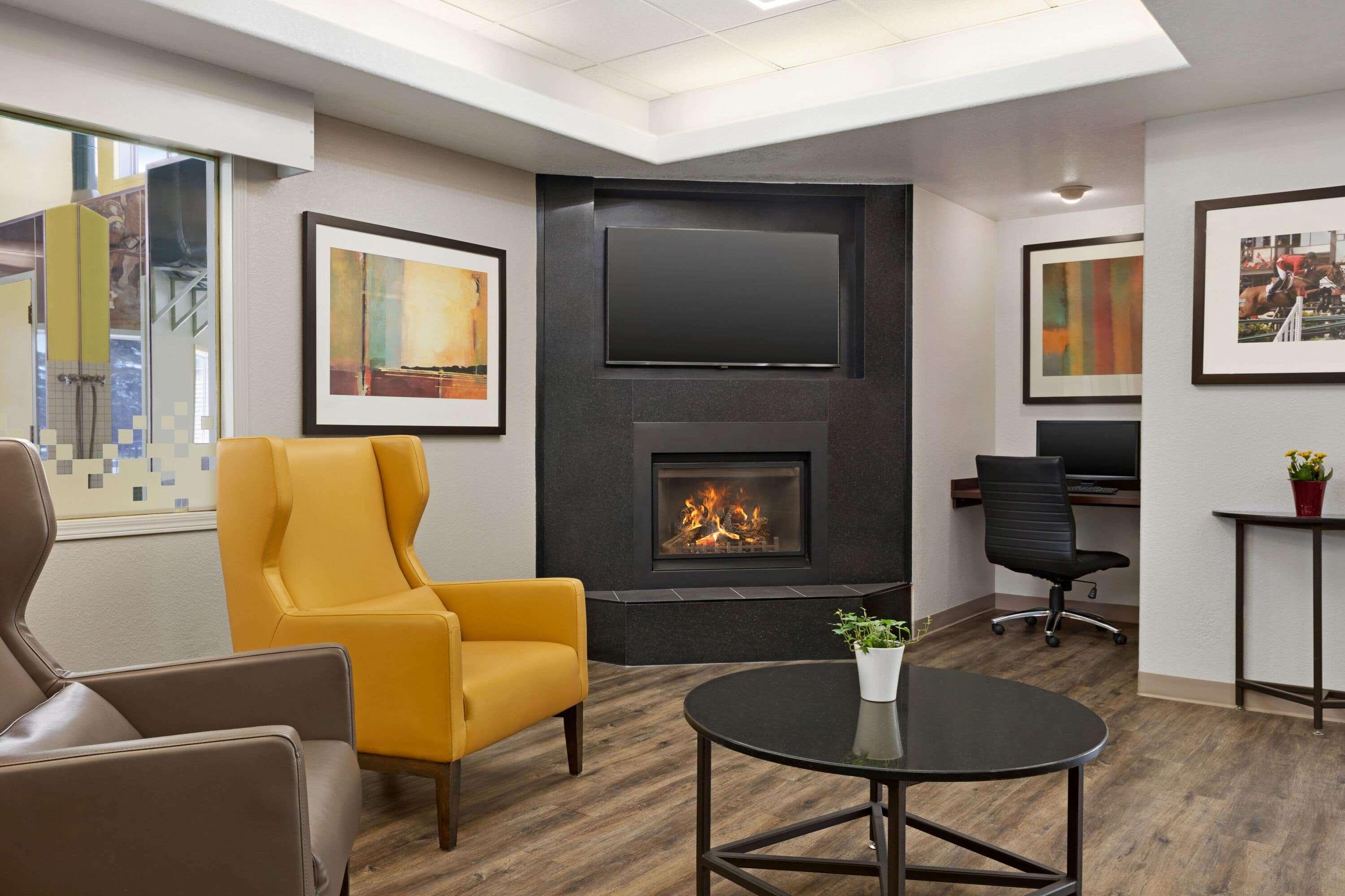 Super 8 By Wyndham Calgary Shawnessy Area Hotel Ngoại thất bức ảnh