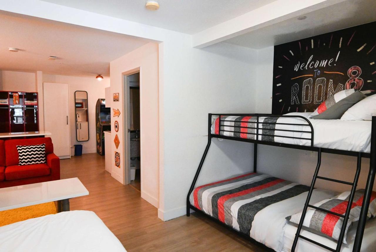 Super 8 By Wyndham Calgary Shawnessy Area Hotel Ngoại thất bức ảnh