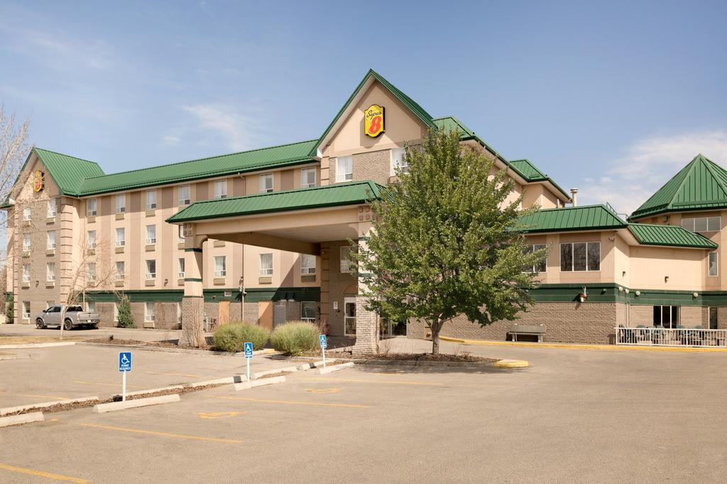 Super 8 By Wyndham Calgary Shawnessy Area Hotel Ngoại thất bức ảnh